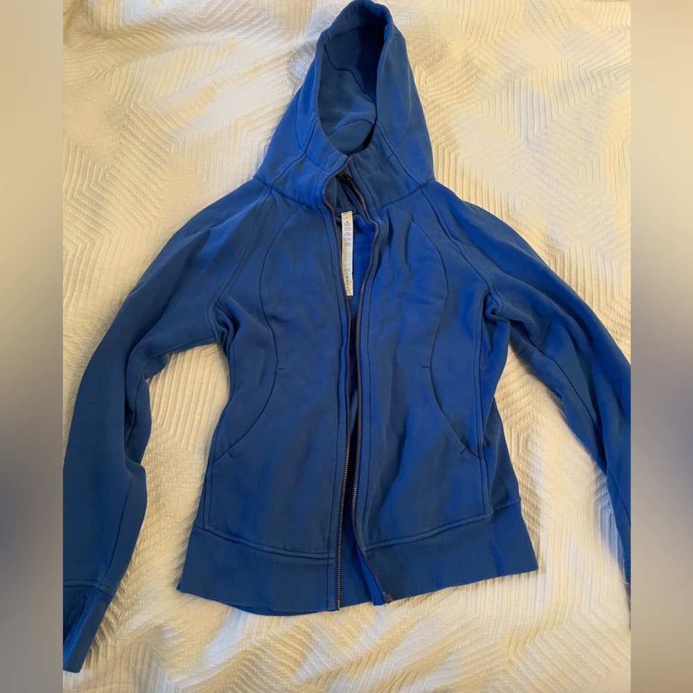 Lululemon Women’s Blue Hooded Zip-up Sweatshirt with Thumbholes Size 6